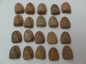 ANTICO LOTTO BUDDHISTA TIBETANO TIBETANO IN MINIATURA ARGILLA TSA TSA 20 PZ - Foto 1 di 8