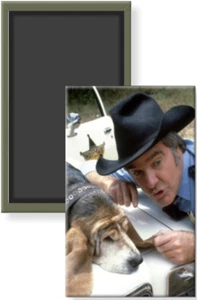 Dukes of Hazzard Sherriff Rosco P Coltrane & Flash Immagine Frigo Calamita 2 x 3 - Foto 1 di 5