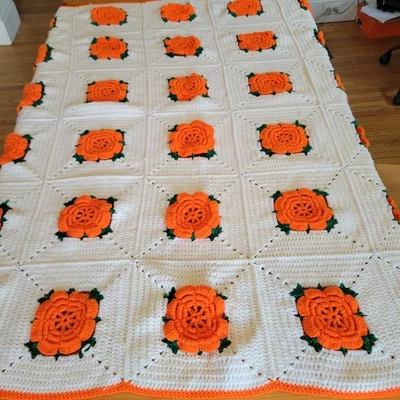 复古阿富汗钩针奶奶方形毯橙色花朵手工制作 53.5 x 47 — 第 1/4 张图片