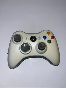 XBOX 360 WIRELESS CONTROLLER-WHITE-SPARES AND / OR REPAIR ONLY - Picture 1 of 4