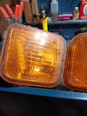 Carcasas luces giratorias delanteras izquierda y derecha Hummer H3 06-10 Foto 1 de 2