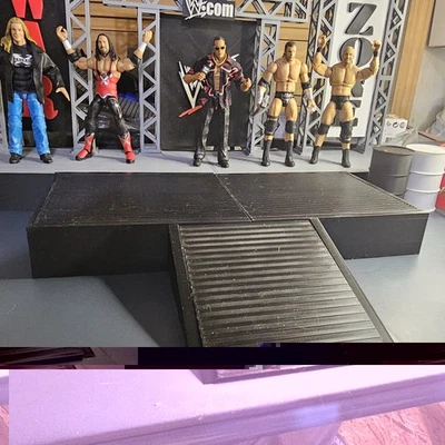 WWE Mattel 16 X 7 X 2 Pulgadas Negro Escenario Con 6 X 6 X 2 Rampa Accesorio Diorama Foto 1 de 4