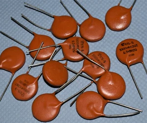 20 x High voltage ceramic capacitors. 1000 pF 6.3 kV. NOS - Picture 1 of 3