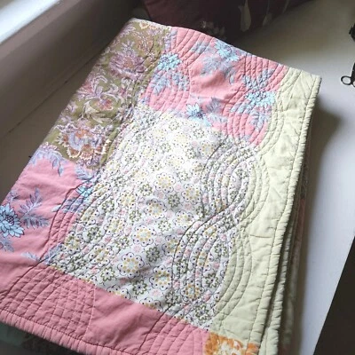 Tiro acolchado reversible de algodón estampado floral flor americano vintage  Foto 1 de 4