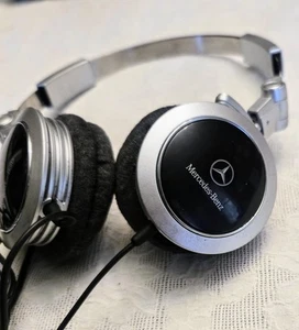 MERCEDES BENZ VIDEO MEDIA HEADPHONES WIRED GREAT SOUND - Picture 1 of 11