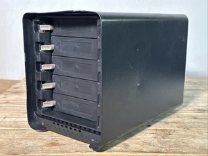 Drobo 5D DRDR5-A 5-Bay Storage NAS Thunderbolt 2 *NO DRIVES OR POWER CORD* Used - Picture 1 of 5