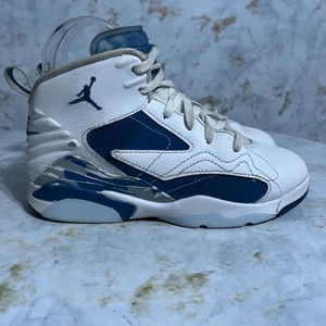 Jordan Jumpman MVP Youth Kids Size 2Y Shoes White Blue Athletic Mid Top Sneakers - Picture 1 of 12