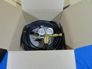 Harris 8700 Regolatore Alta Pressione Ar/He/N2 2500 PSIG con Tubo 3 Vie 22 Piedi - Foto 1 di 14