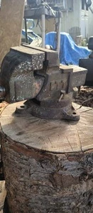 Vintage Bench Vise Jaws Swivel Base, Pipe Vise - Picture 1 of 7