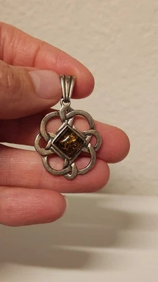 Colgante de plata de ley 925 ámbar nudo celta Foto 1 de 4