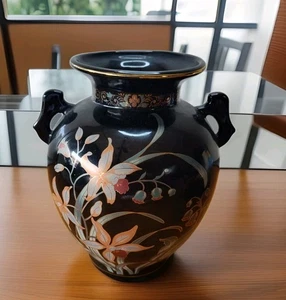 Vintage Japan Black Vase Gold Trim Painted Tiger Lilies 8" Handles Glossy Floral - Picture 1 of 12