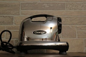 Omega Juice Extractor Juicer Model 8006 Base/Motor Only - Free Shipping - Picture 1 of 6