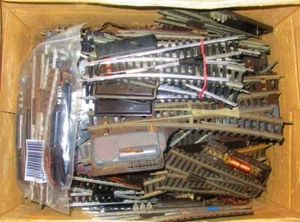 Fleischmann Weichen der 1600 Serie, insgesamt 5 kg - Bild 1 von 1