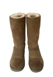 UGG 1016224 Stivali invernali classici da donna alti II taglia 6 - marroni castagno - Foto 1 di 6