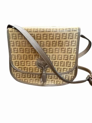Bolso Bandolera FENDI Vintage FF Zucca Pequeño Monograma Cuero Recubierto Foto 1 de 4