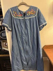 Go Softly Patio Denim Dress Kaftan Womens Size XL Floral Embroidery Grandma - Picture 1 of 11