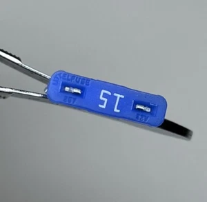 Littelfuse ATO Blade Fuse 15A 32V - Pack of 20 - Picture 1 of 3