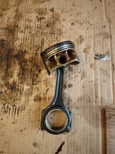 2016 MERCEDES C-CLASS W205 M274 2.0P HYBRID PISTON&CON ROD A2741517 - Picture 1 of 7