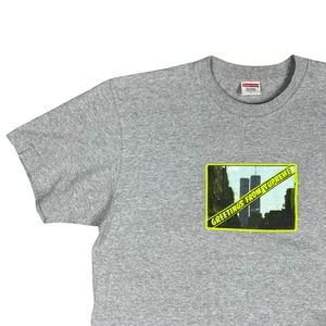 Supreme T-Shirt Mens Large Greetings From Supreme Gray USA Streetwear - Picture 1 of 9
