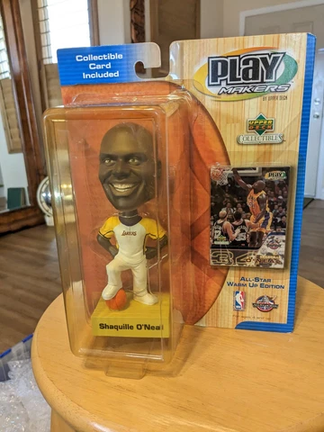 Shaquille O'Neal #34 2001 Upper Deck Bobblehead Lakers Cover