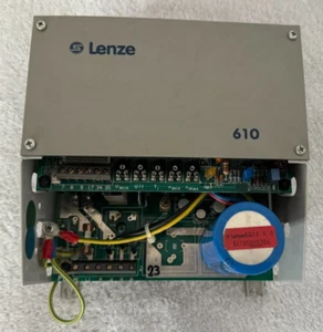 Lenze Frequenzumrichter Modell 611 E1 - Eingang Einphasig - Ausgang 3 Phasig - Bild 1 von 2