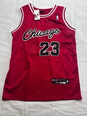 Camiseta roja auténtica de los Michael Jordan Bulls #23 mediana nueva con etiquetas Foto 1 de 4