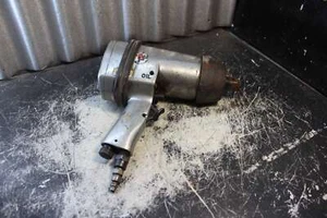 GISON Pneumatic Tools HEAVY DUTY Air Impact Wrench 700 ft.lb / 3/4" - Picture 1 of 4