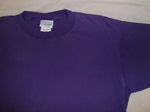 T-SHIRT VINTAGE ANNI 90 DISCUS ATLETICA XL BIANCA VIOLA SCURO MADE IN USA 100% COTONE - Foto 1 di 5