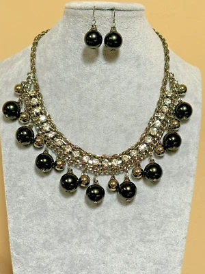 Juego de aretes collar tono plata perno de cristal transparente gotas de cuentas de lucite negro Foto 1 de 3