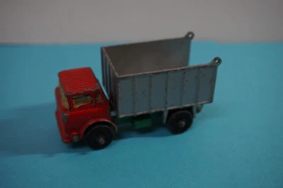Matchbox Lesney No. 26 GMC Tipper Truck RED PAINT FOR RESTORE  - Image 1 of 4