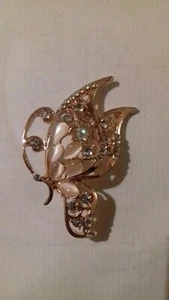 Butterfly brooch. Beautiful & Brand New. Silver crystals & Gems. Very Stunning. - Picture 1 of 5