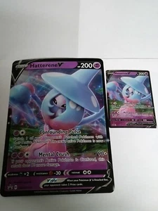 Pokémon Champion's Path - 2x Hatterene V - SWSH055 Raro Promo Reg + Gran Tamaño Casi Nuevo - Imagen 1 de 1