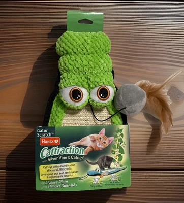 Hartz Cattraction Cat Toy with Silver Vine & Catnip Gator Scratch - Image 1 of 2