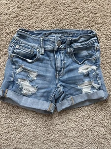 Women’s American Eagle Midi Distressed Rolled Up Shorts Size 00 - Picture 1 of 6