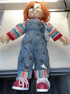 Childs Play Bride of Chucky 24" Universal Studios Puppe Noknife Requisite Horrorfilm - Bild 1 von 16