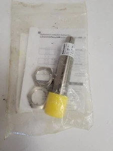 BALLUFF PHOTOELECTRIC SENSOR B0S01F3. B0S 18M-PA-IE20-S4. - Picture 1 of 2