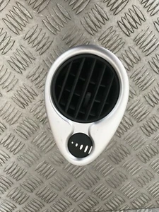 Grille Aération Droit - RENAULT CLIO III (3) - Foto 1 di 4