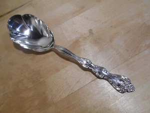 International Silber 1971 INTERLUDE Muster Kasserolle / Beerenlöffel unbenutzt 6941 - Bild 1 von 3