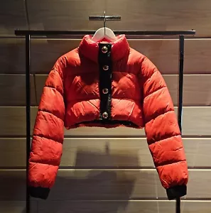 Moschino Kurzjacke Damen, Gr. M, rot, gesteppt, Sold Out, NEUwertig, NP 350€ - Bild 1 von 7