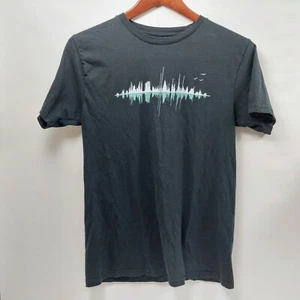 Design by Humans Mens vibration skyline “Music City” Design Graphic T-shirt LG - Picture 1 of 3