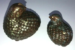 Vintage Arnel's Chicken Baby Chick Signed Pottery set of 2 w minor paint chips - Picture 1 of 3