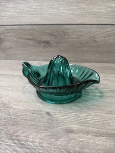 Exprimidor escariador de vidrio verde azulado ultramar Jeanette Jennyware vintage 7" PRÍSTINO - Imagen 1 de 11