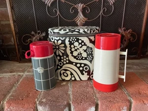 VINTAGE 1960er ALADDIN & THERMOSKANNE SET (2) MIT VINYL-TRAGETASCHE MIT GRIFF - Bild 1 von 22