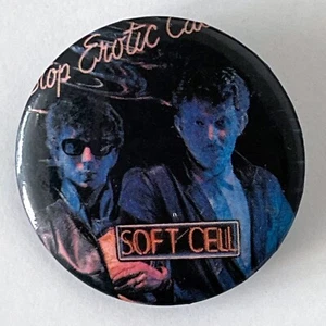 Vintage '84 SOFT CELL Promo Button Non-Stop Erotik Kabarett Pin Anstecker MARC ALMOND - Bild 1 von 2