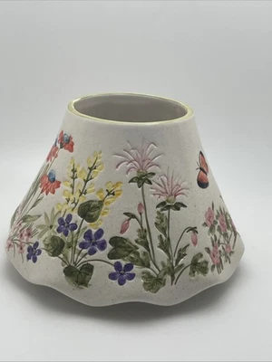 YANKEE CANDLE Large Shade Floral Garden Design Green Blue Yellow Butterfly - Image 1 of 4