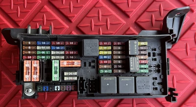 06-13 Mercedes W164 ML350 R500 Rear SAM Fuse Relay Box Assembly 1645400272 OEM - Image 1 of 4