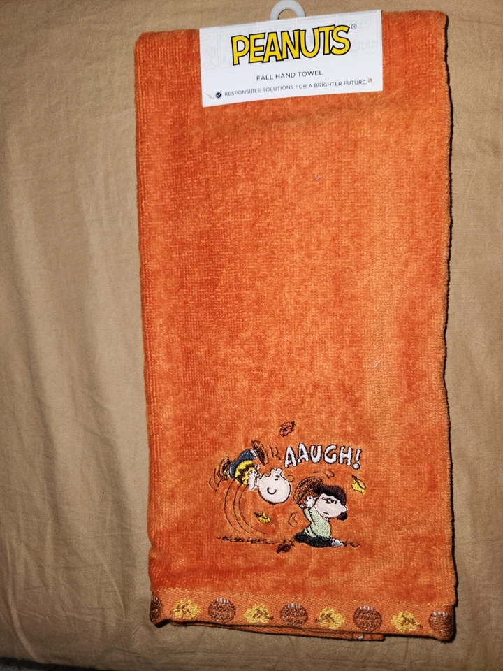 Charlie Brown & Lucy Pateando Fútbol Mano, Toalla de Baño ENVÍO AHORA 4SALETIL 8/9 Foto 1 de 3