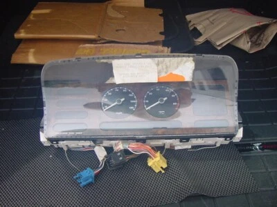 Cuadro de instrumentos velocímetro Jaguar XJ6 1998-89 DCB3157 Foto 1 de 4