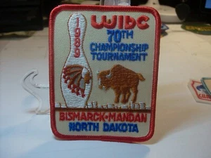 1989 Bismarck - Patch Mandan Notrh Dakota Torneo WIBC Campionato Bowling - Foto 1 di 2