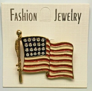 Amerikanische USA Flagge Strass Pinback Anstecknadel Emaille bemalt New Old Stock - Bild 1 von 2